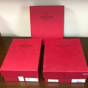 1️⃣ Valentino Boxes LEFT!!!!!!